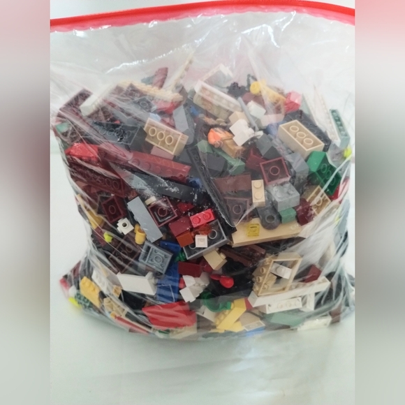 Lego 5.2 Pound Bag of Parts and Minifigure Pieces - Picture 1 of 5